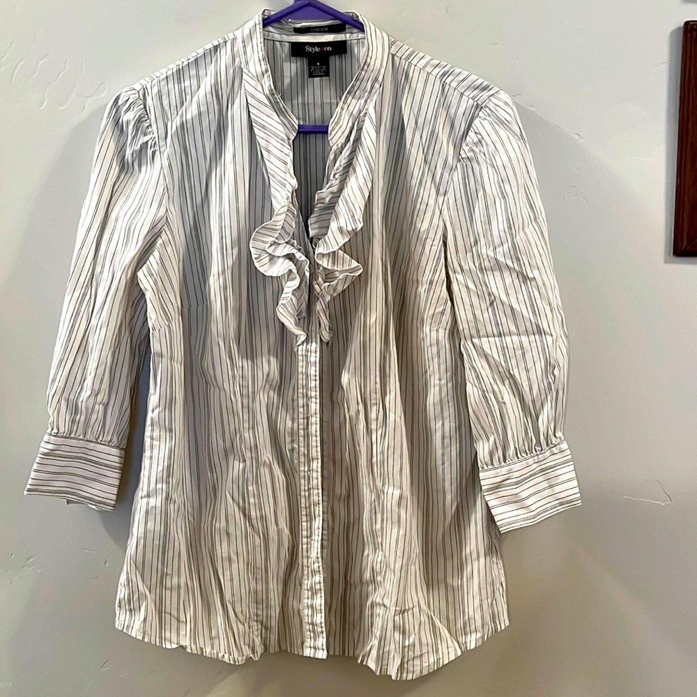 Women’s Long Sleeved Button Down Shirt, Ruffles around Neck, Gray, White, Size 8